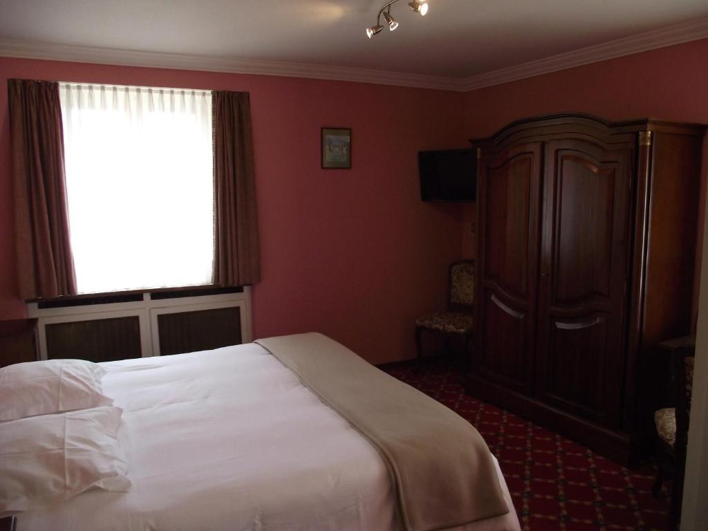 Hostellerie Au Cygne Wissembourg Rum bild