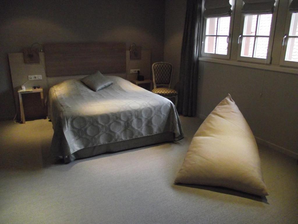 Hostellerie Au Cygne Wissembourg Rum bild