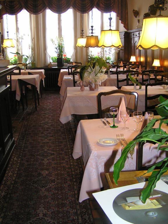 Hostellerie Au Cygne Wissembourg Exteriör bild
